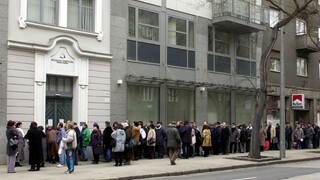 Nezamestnaní sa dostanú k dávkam ľahšie, poberateľov i tak ubúda