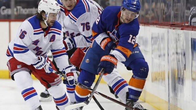 NHL: Ostrovania triumfovali na ľade Caroliny, pripísali si druhé víťazstvo na nulu