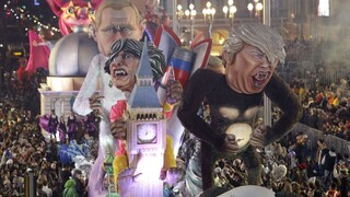 Ulice v Nice zaplnili masky, museli sa podrobiť prehliadke