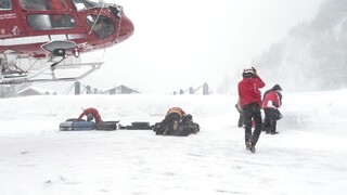 Lyžiari mali šťastie, väčšine sa pred lavínou podarilo ujsť