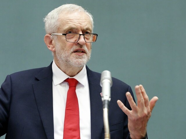 Spojitosť Corbyna s ŠtB preskúma výbor pre zahraničné záležitosti