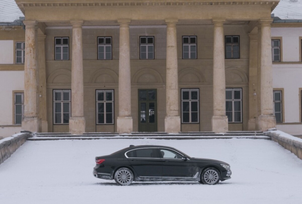 p90293909-highres-the-bmw-7-series-in_18a58df1.jpg