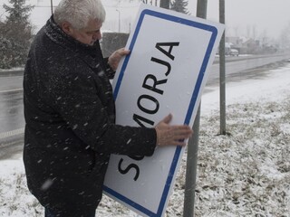 Most-Híd verí, že Slovensko dozrelo na výmenu dvojjazyčných tabúľ