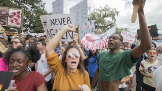 Študenti pricestovali za guvernérom, vyzývajú na sprísnenie zákona