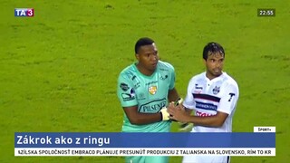 Futbalista predviedol zákrok, za ktorý by sa nemusel hanbiť ani wrestler