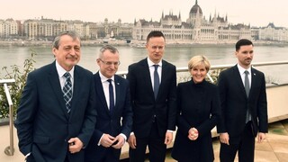 Austrália nechce poučovať ostatné krajiny o riešení migrácie