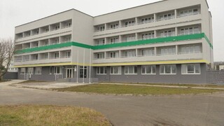 Cudzinecká polícia sa po rokoch kritiky sťahuje do nového