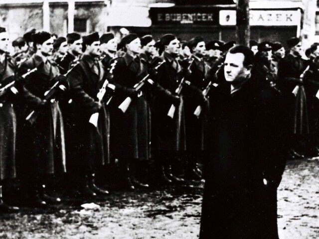 Pripomíname si udalosť, ktorá viedla k desaťročiam vlády komunistov