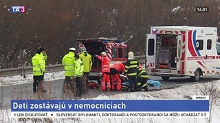 Zrazené deti ostávajú v nemocnici, ich stav je naďalej kritický