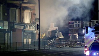 Pri výbuchu v strednom Anglicku zomierali ľudia, o terorizmus nejde