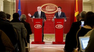 Juncker vyzval Macedónsko na doriešenie sporu s Gréckom