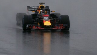 F1: Tretí testovací deň v Barcelone skomplikoval sneh