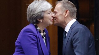 Zabráni Mayová tvrdej írskej hranici? Tusk ju vyzval k riešeniu