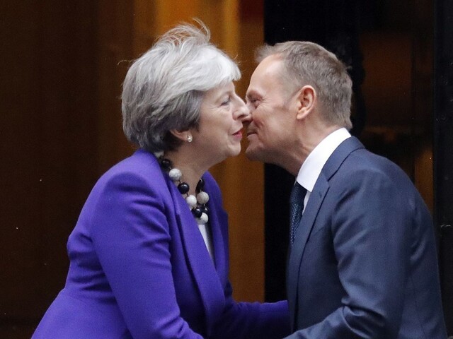 Zabráni Mayová tvrdej írskej hranici? Tusk ju vyzval k riešeniu
