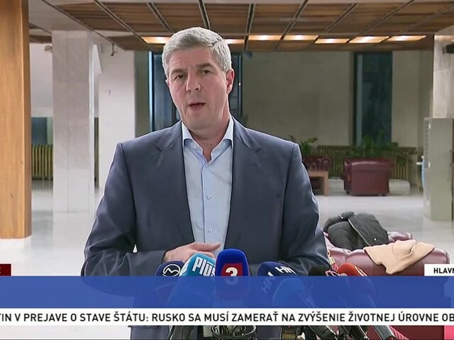 Minister vnútra by mal odstúpiť, vyhlásil Bugár po rokovaní strany