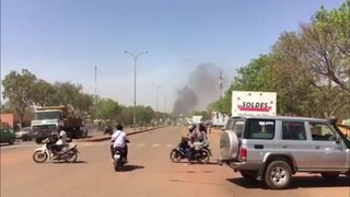 Ozbrojenci napadli sídlo generálneho štábu, bolo počuť výstrely