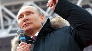 Putin sľúbil desaťročie žiarivého víťazstva, ak ho zvolia