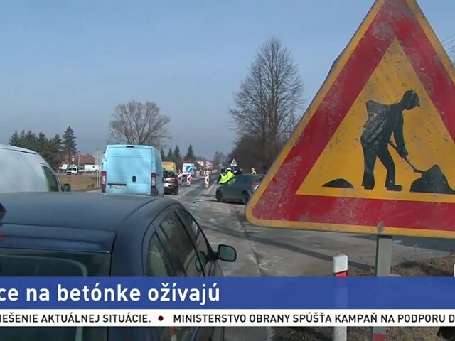 Betónovú cestu pri Turčianskych Tepliciach začali rekonštruovať