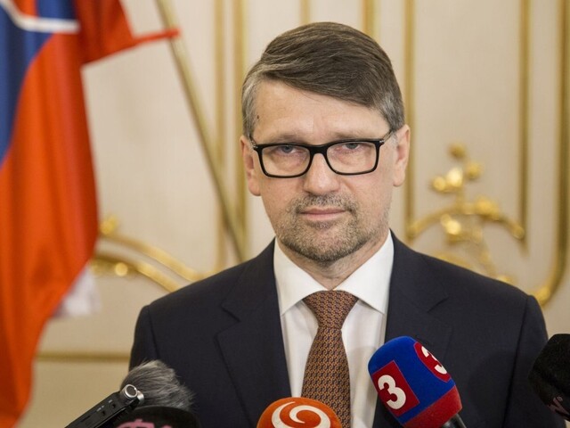 Brífing M. Maďariča po odovzdaní abdikačného listu