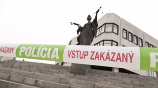 V parlamente nahlásili bombu, tlačovú besedu museli zrušiť
