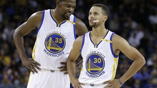 NBA: Zraneného Curryho zastúpil Durant, Boston s istotou play-off