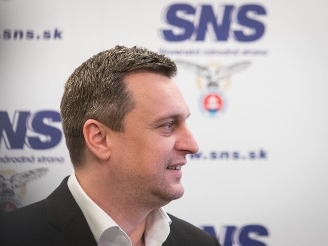 V SNS sú pripravení na voľby i rokovania o prestavbe vlády