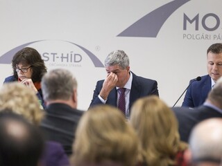 Most rokuje o účasti v koalícii, Šebej žiada odchod premiéra