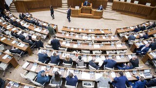 SaS sa stiahne z rokovaní parlamentu: Vláda nemá legitimitu