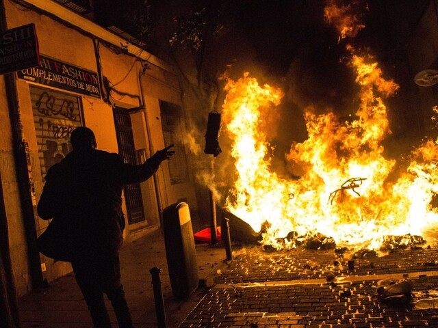 Ľudia v Madride vyšli do ulíc, protestovali proti smrti migranta
