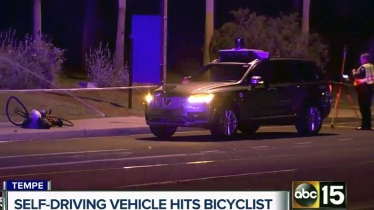 Prvý smrteľný prípad: autonómne vozidlo zrazilo chodkyňu