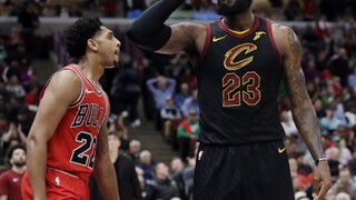 NBA: James s ďalším triple-double, po pauze sa v drese Cavaliers predstavil aj Love
