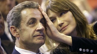 Sarkozyho kampaň mal financovať diktátor Kaddáfí, zadržali ho