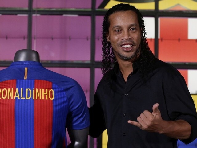 Ronaldinho mieri do politiky, môže uspieť vo voľbách do Senátu