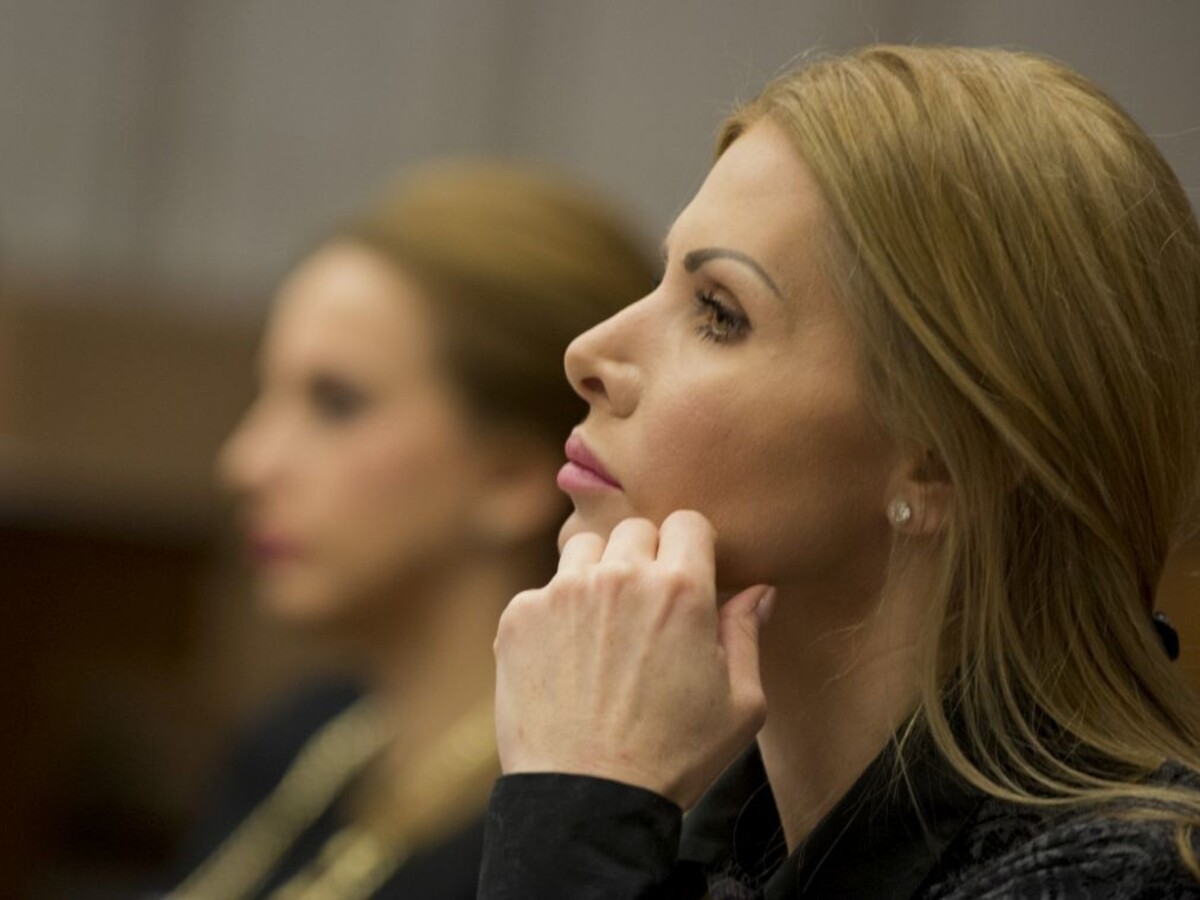 SNS kritizuje temnú minulosť poslankyne Krištúfkovej