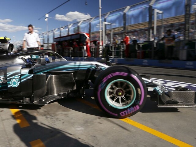 F1: V tréningoch pred prvou Veľkou cenou bol najrýchlejší Hamilton