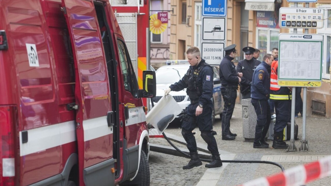 Po útoku žieravinou v českom podniku hlásia niekoľko zranených