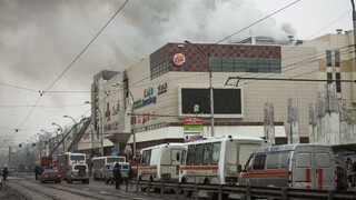 Požiar v ruskom centre zabil vyše 60 ľudí, podarilo sa ho uhasiť