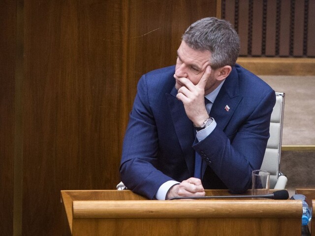 Rokovanie o dôvere Pellegriniho vláde môže trvať hodiny