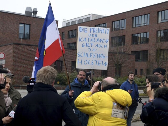 Nemecký súd rozhodol o osude Puigdemonta, ostáva vo väzbe