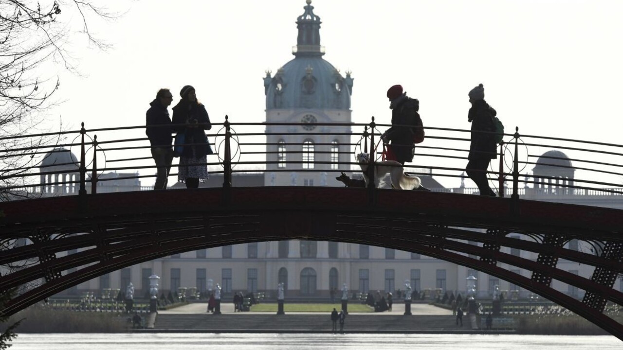 Skupina podpálila elektrické káble, cieľom útoku boli armáda a podniky