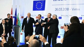 Turecko a Únia majú záujem prekonávať spory, zhodli sa lídri