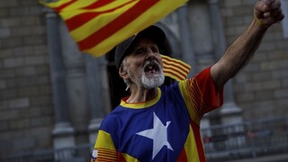Separatisti zablokovali cesty, narušili aj dopravu v Barcelone