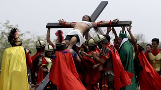 Na Veľký piatok sa necháva ukrižovať už roky. Necítim bolesť, tvrdí