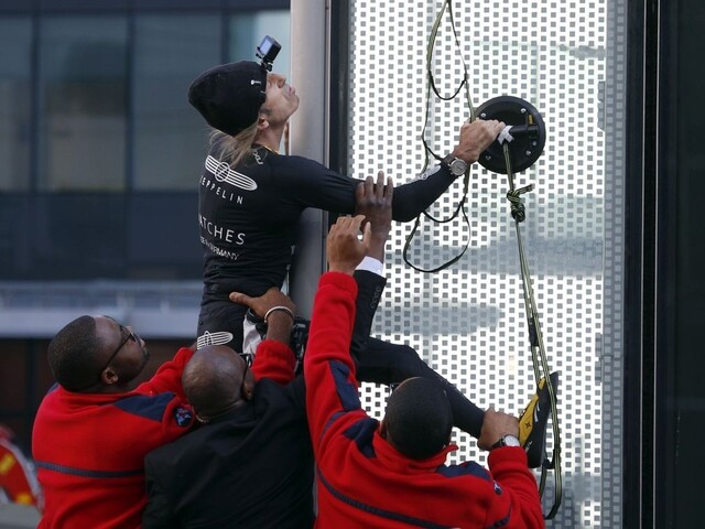 Francúzsky Spiderman sa nevzdá svojej záľuby, vek nepokladá za prekážku