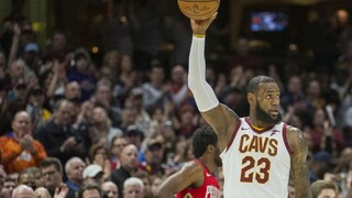 LeBron prekonal legendárneho Jordana. K triumfu pomohol aj tímu