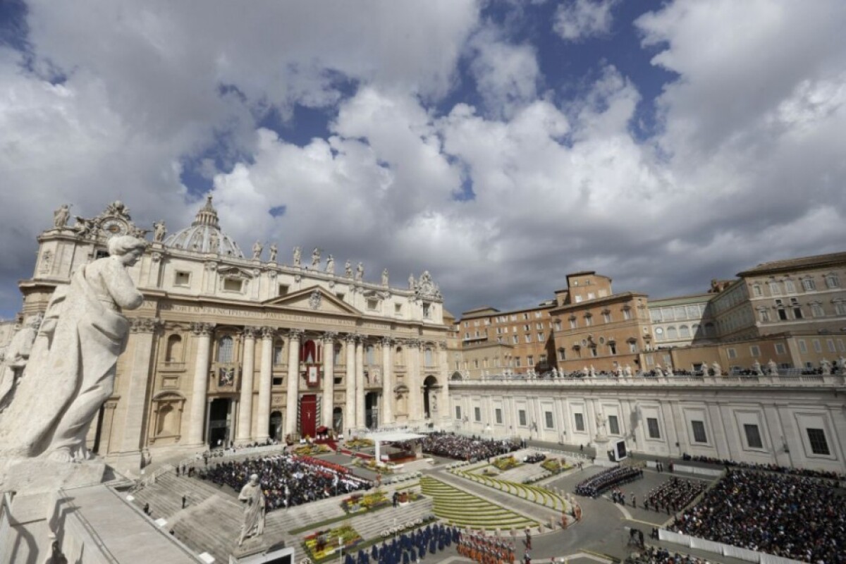 vatican-pope-easter-24609-d8566f9af77342748dbd4c9cd0cb04b6_6ab9a467.jpg