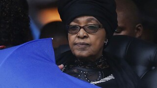 Zomrela bojovníčka proti apartheidu, druhá manželka N. Mandelu