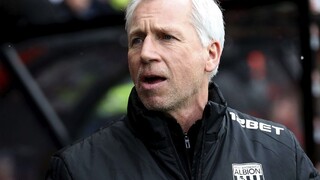 Najslabší klub Premier League opúšťa tréner i jeho asistent