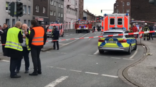 V nemeckom ľahkom metre sa zrazili súpravy, hlásia zranených