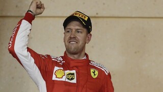 Vettel porazil Bottasa o desatiny sekundy a vyhral Bahrajn